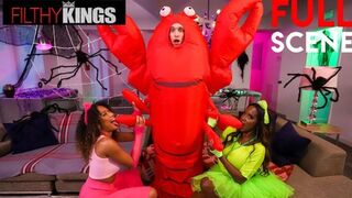 BlackGF's Stepmom Slaying Trick with my Ebony Cutie in Naughty😈 Haloween Ménage à Trois