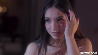 Seductive Madison Wilde Flirts With the Attractive Bartender