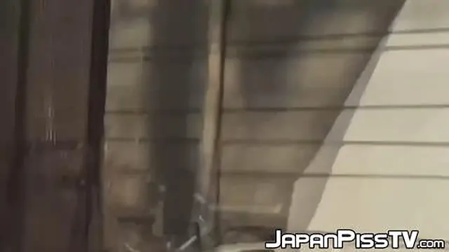 Hidden Urination: Young Japanese Girls Explore Town