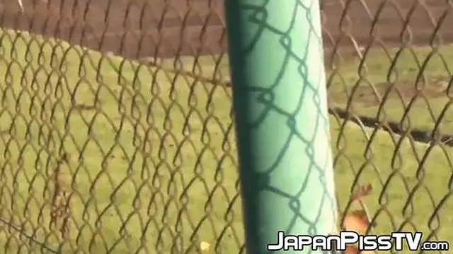 Mesmerizing Japanese girl quick urination outdoors in daylight