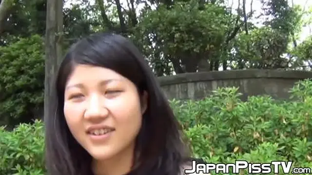 Hot Asian girl close up urinates and outdoor pussy🌮️ action
