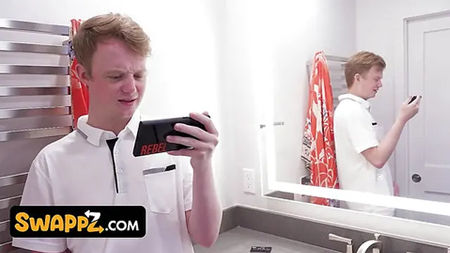 milfs Seek Nude Male Models, Unknowingly Their Own boyfriends, in Forbidden MomSwap