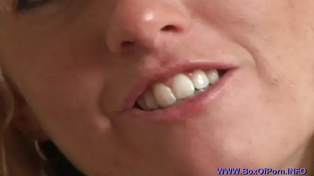 4K/ Blonde Pormstar Tricia Oaks in HOT JOI Wants You Guys to Shoot That Load In Her Pretty Mouth