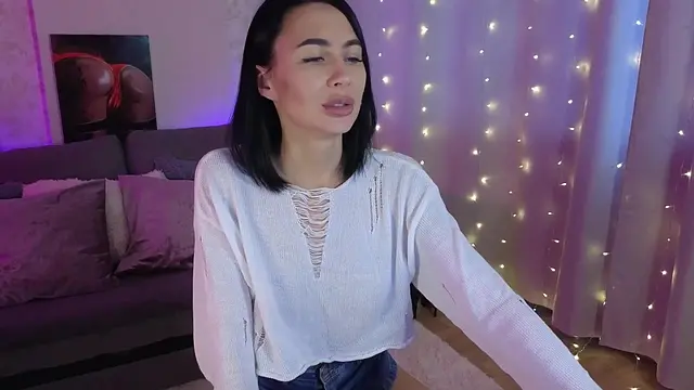 Virgin Gamer Girl Wants to Be Your Whore