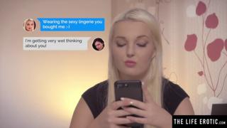 Blonde bombshell teabags her sweetheart while enthusiastically vibrating her toy